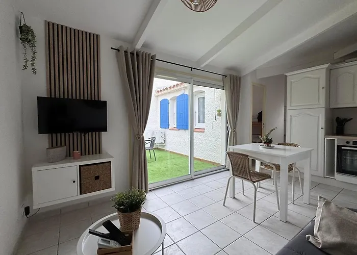 Cap D Les Captivantes L Ecrin De La Pinede Holiday home